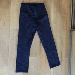 Lululemon crops!